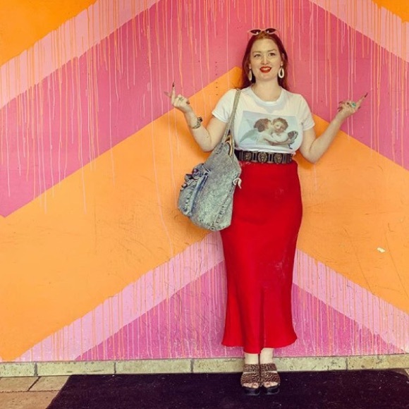 Meet your Posher, Alese - Picture 2 of 2